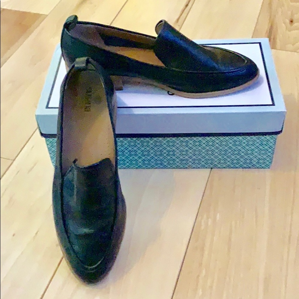 Susina Kellen Almond Toe Loafer - Size 4.5